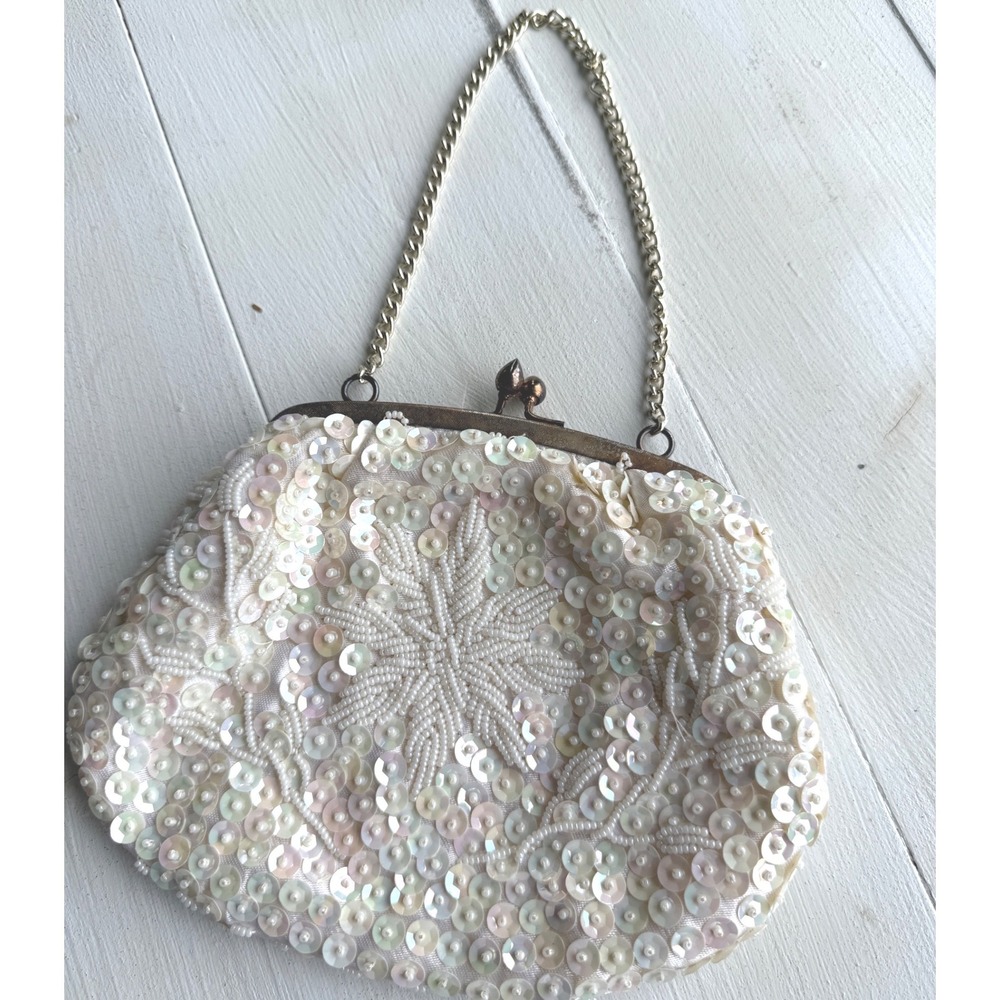 Vintage White Iridescent Sequin Seed Bead Evening Bag Kiss Lock Gold Chain Strap